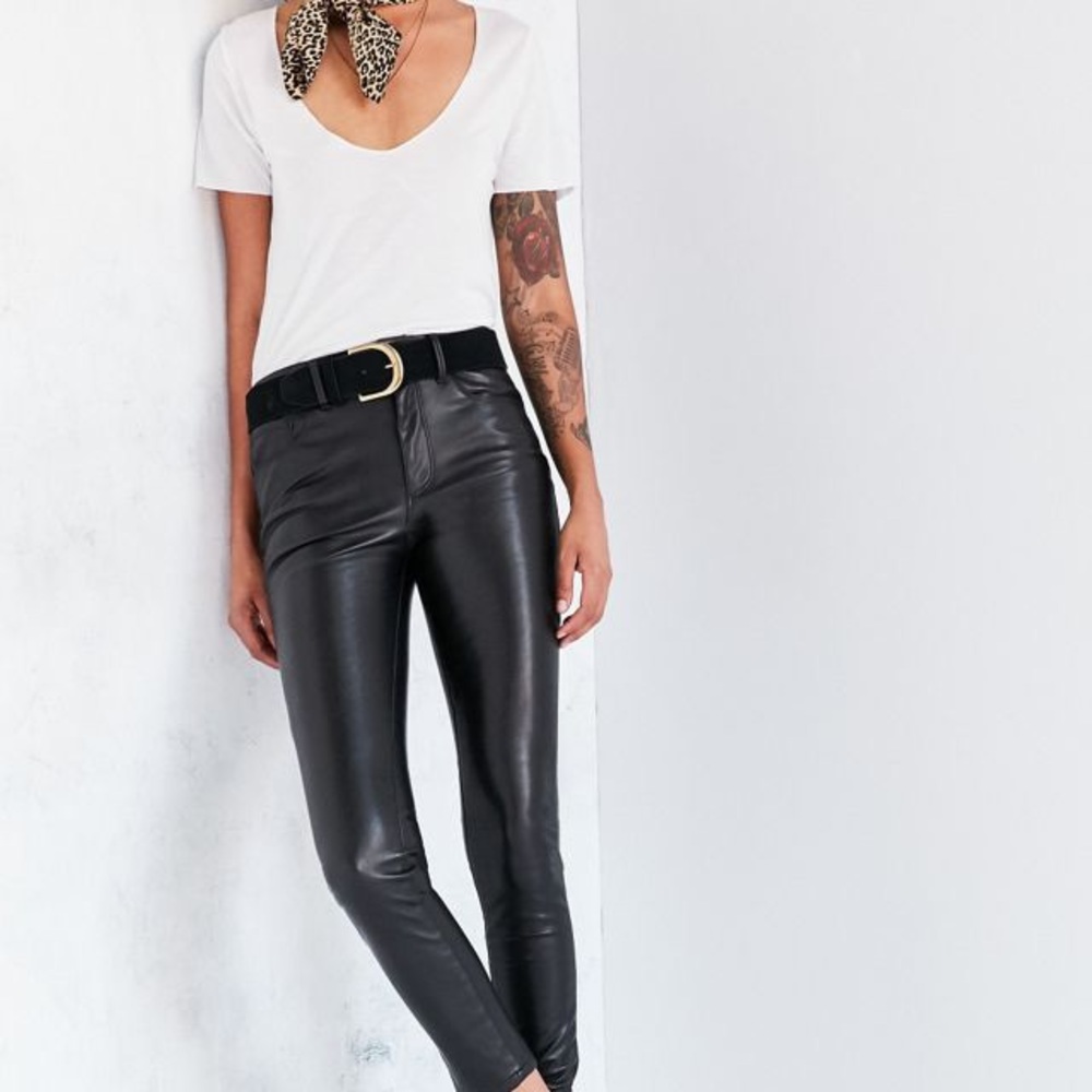 BDG Twig High-Rise Faux Leather Pant size 28